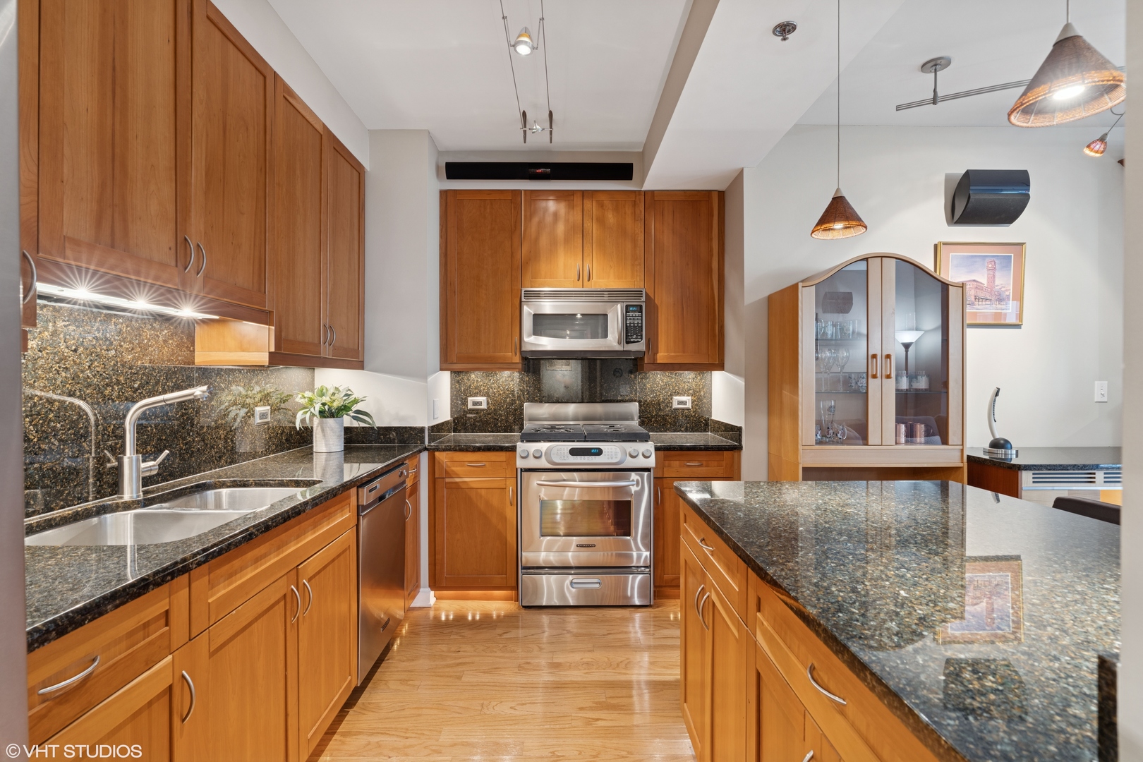 1250 S Michigan Avenue Unit: 2203