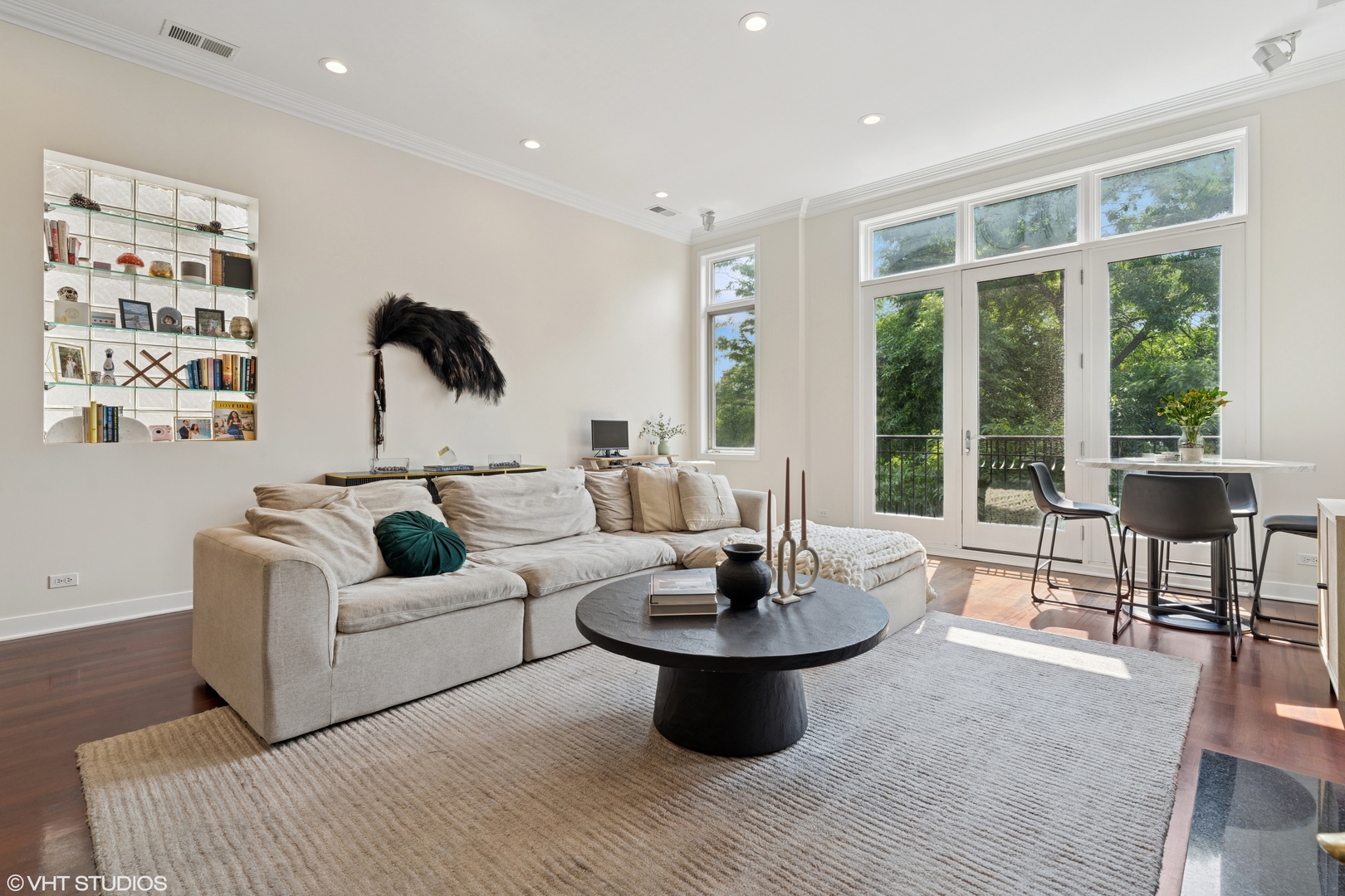 1051 N Hermitage Avenue Unit: 3