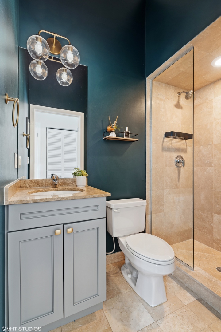 1051 N Hermitage Avenue Unit: 3