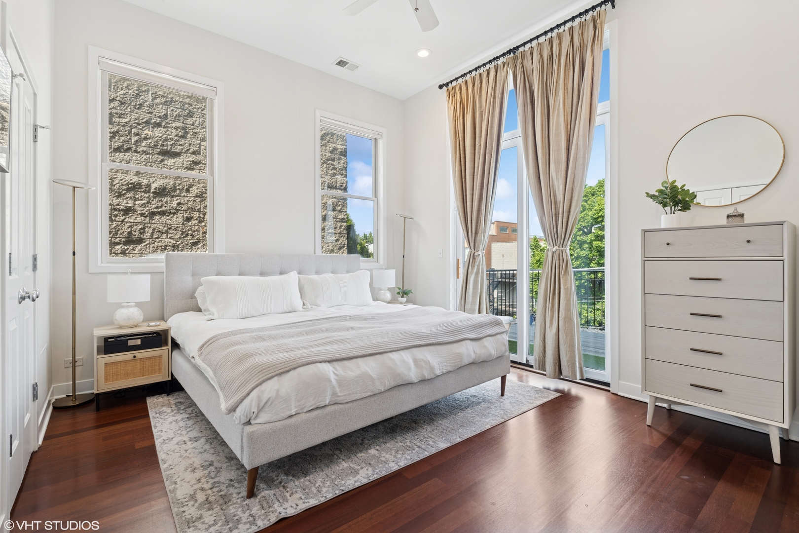 1051 N Hermitage Avenue Unit: 3