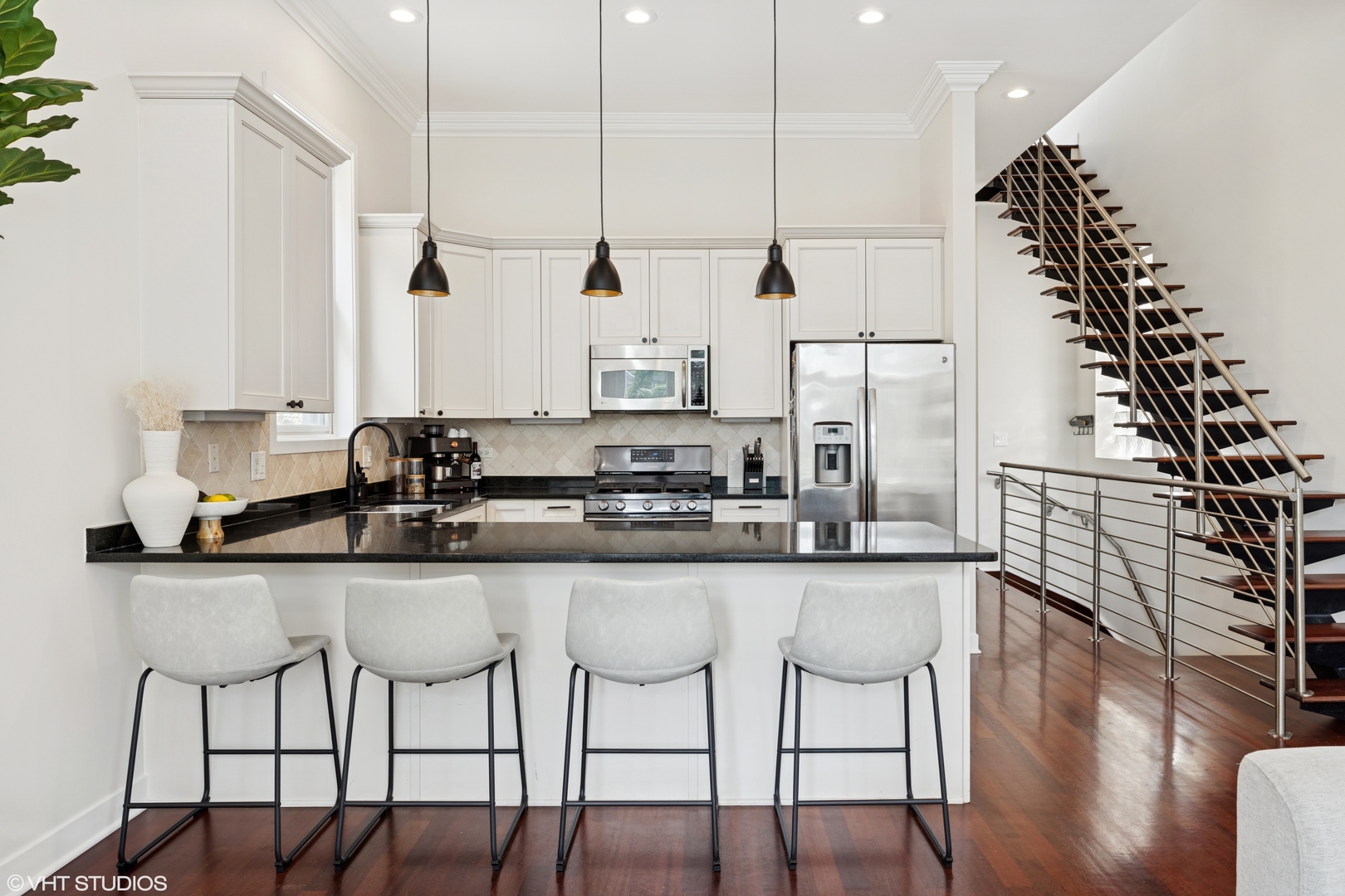 1051 N Hermitage Avenue Unit: 3