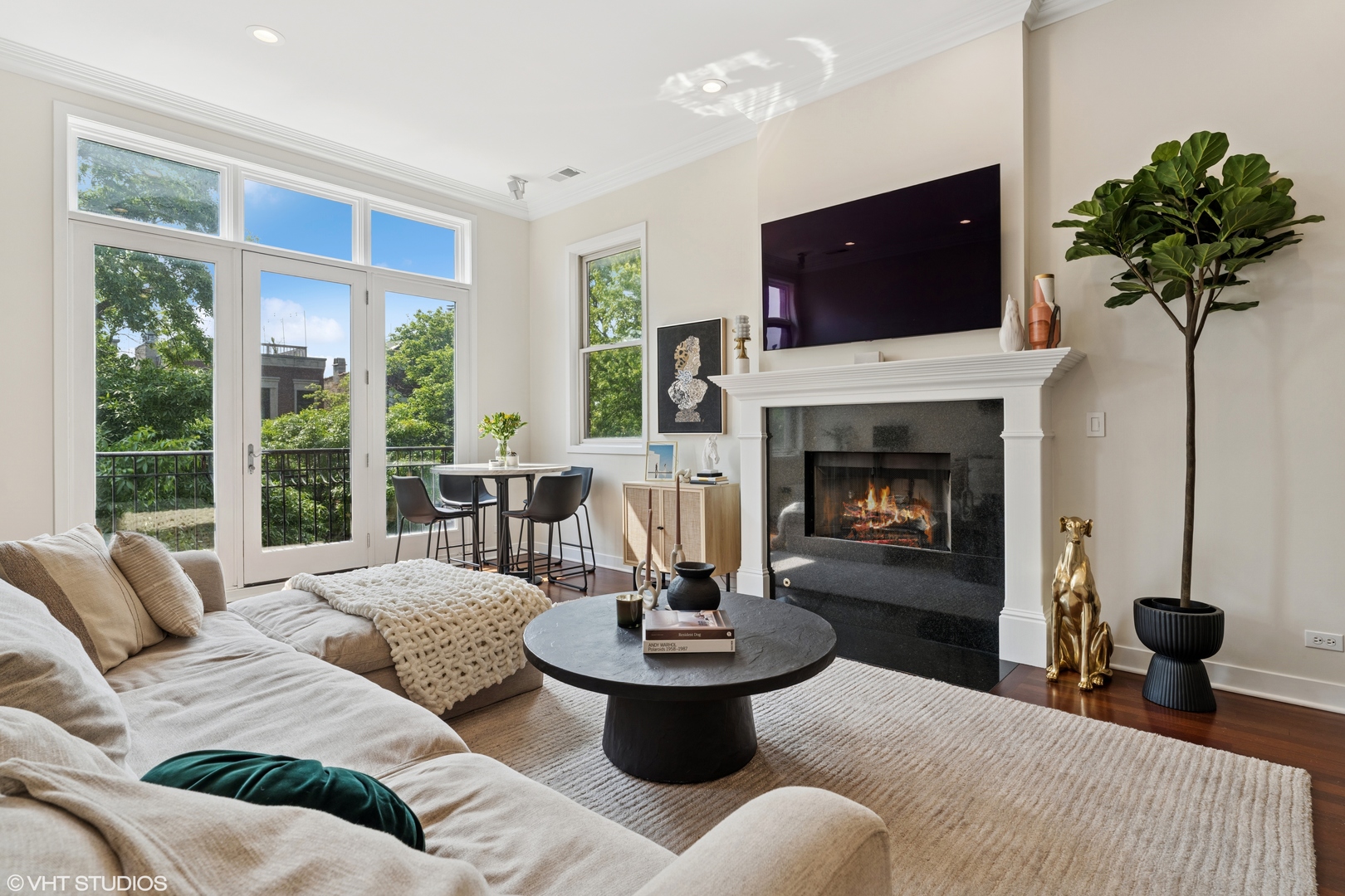 1051 N Hermitage Avenue Unit: 3