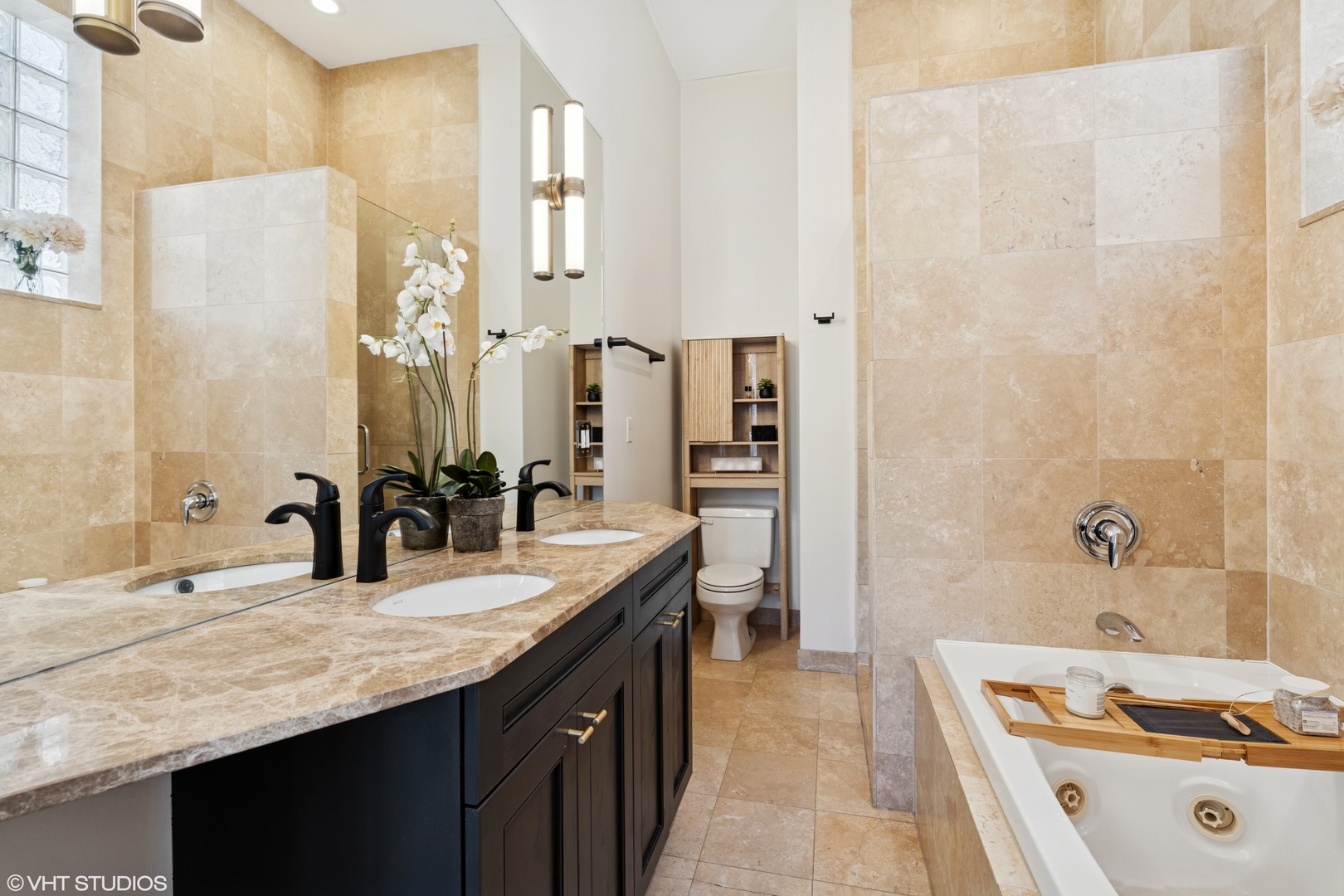 1051 N Hermitage Avenue Unit: 3