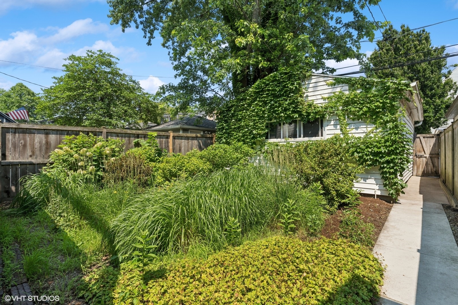 3809 N Hermitage Avenue