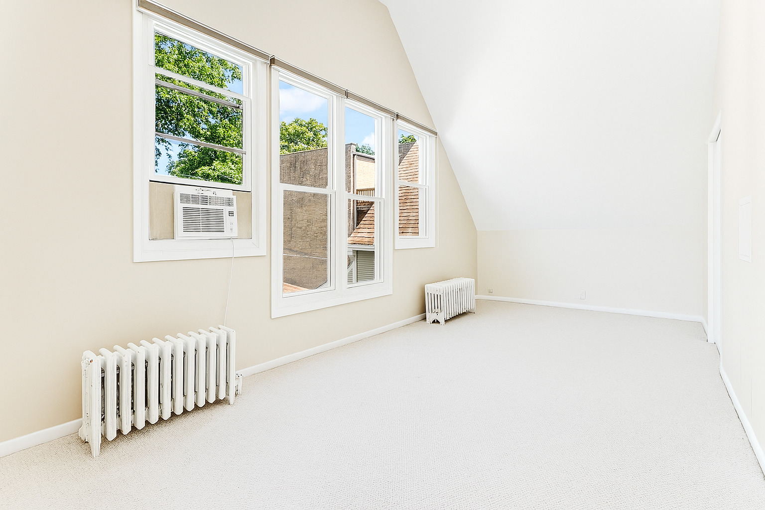 3809 N Hermitage Avenue