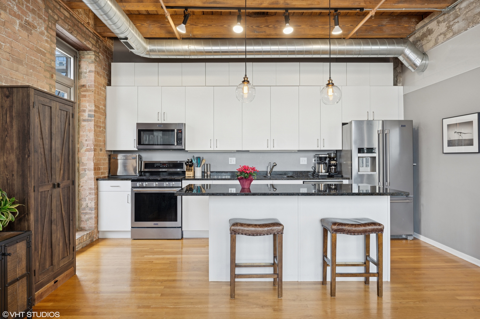 333 S Desplaines Street Unit: 606