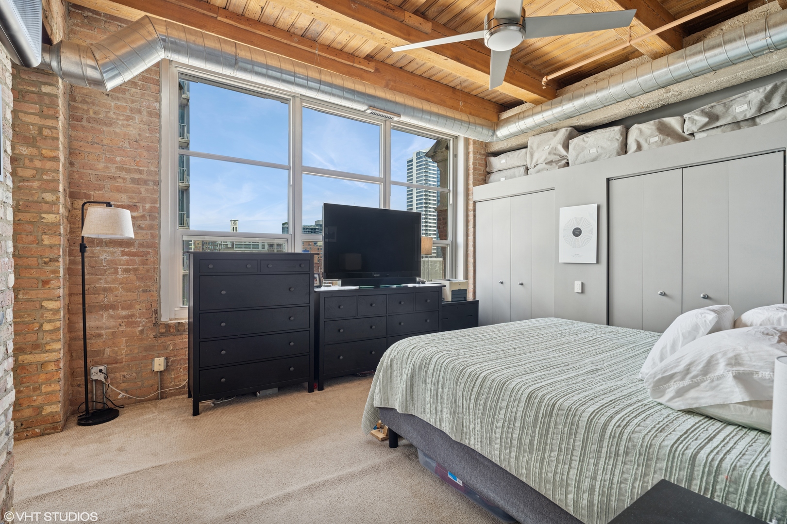 333 S Desplaines Street Unit: 606