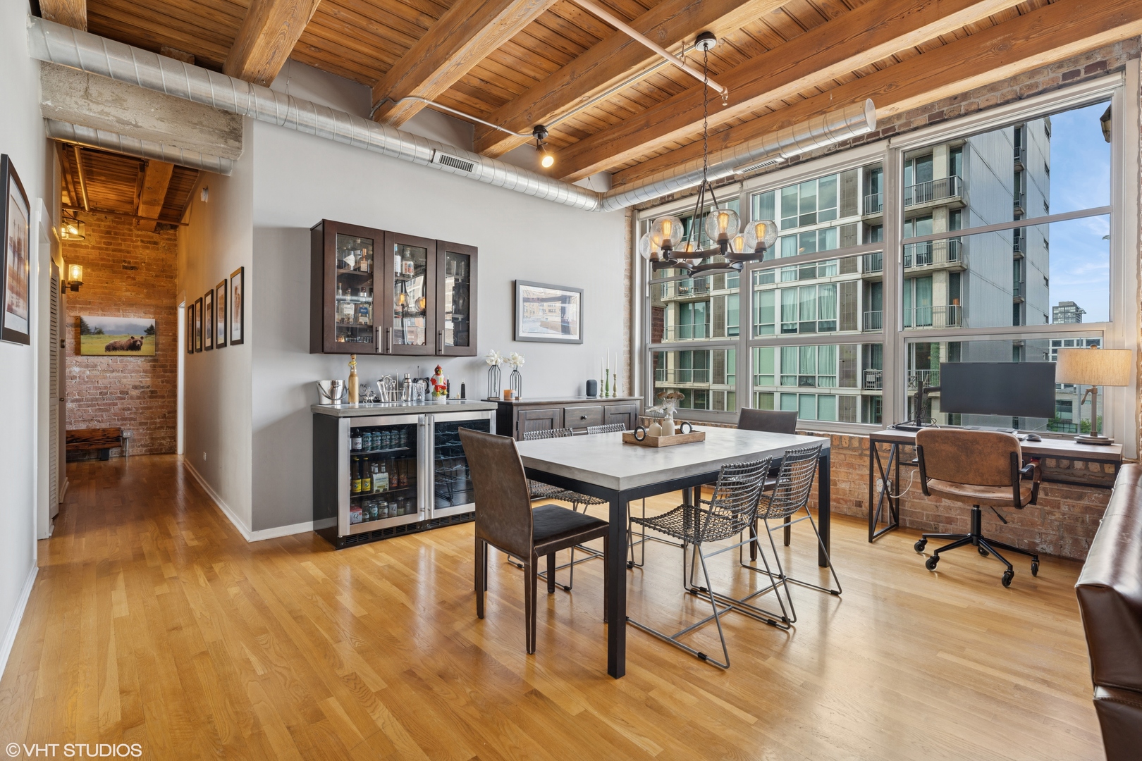 333 S Desplaines Street Unit: 606