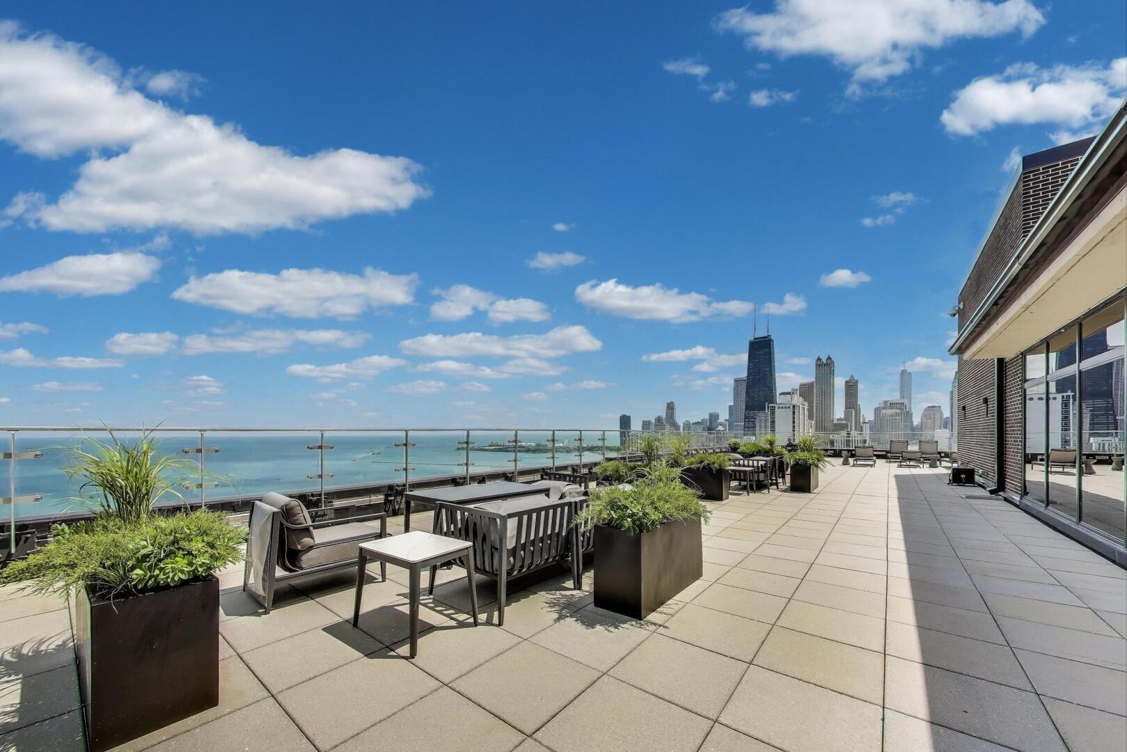 1440 N Lake Shore Drive Unit: 16E