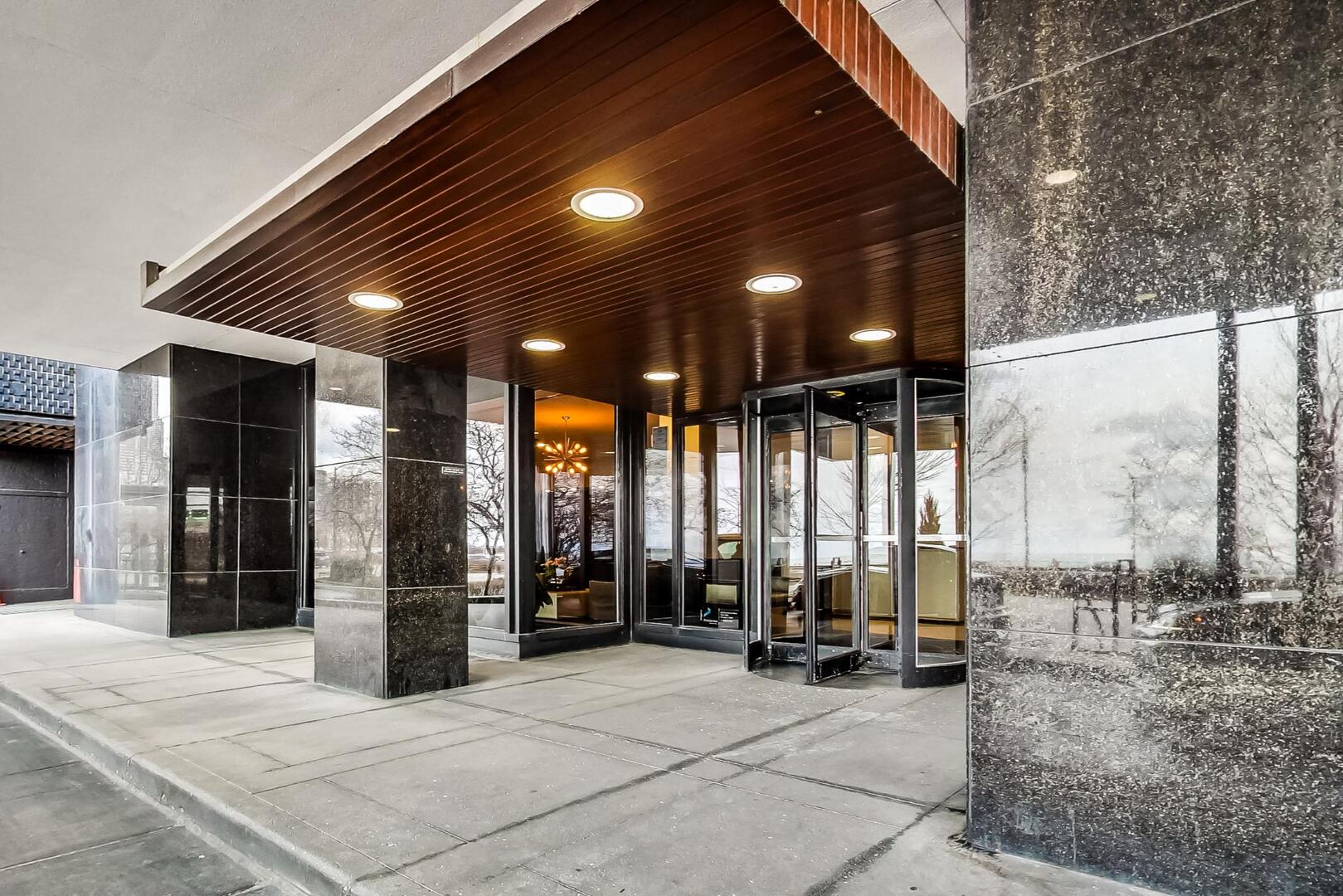 1440 N Lake Shore Drive Unit: 16E