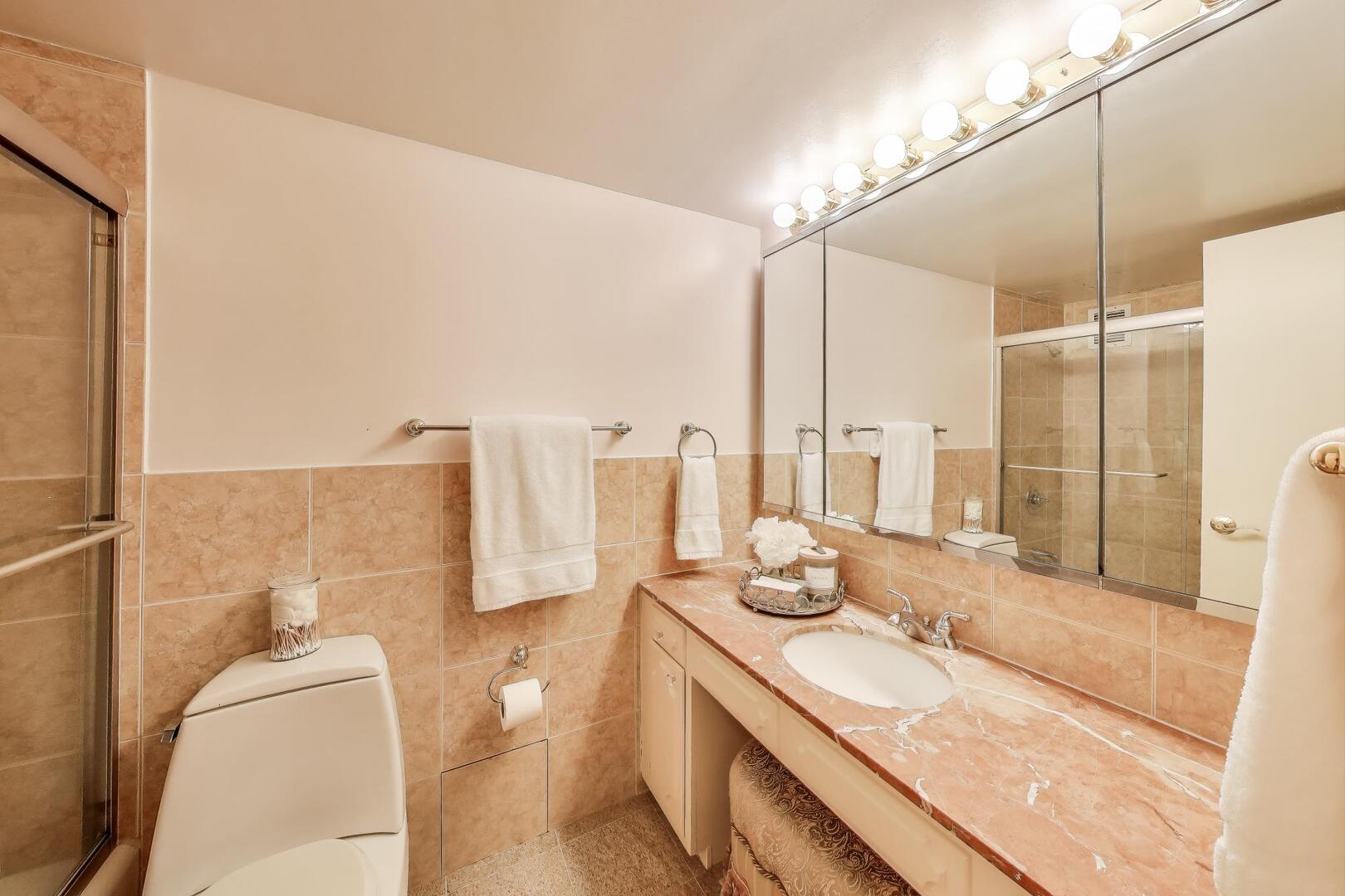 1440 N Lake Shore Drive Unit: 16E
