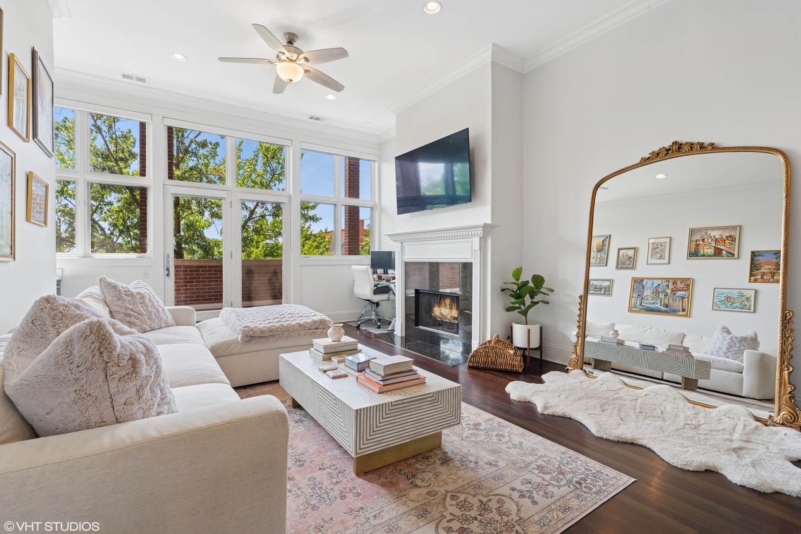 2549 N SOUTHPORT Avenue Unit: 3