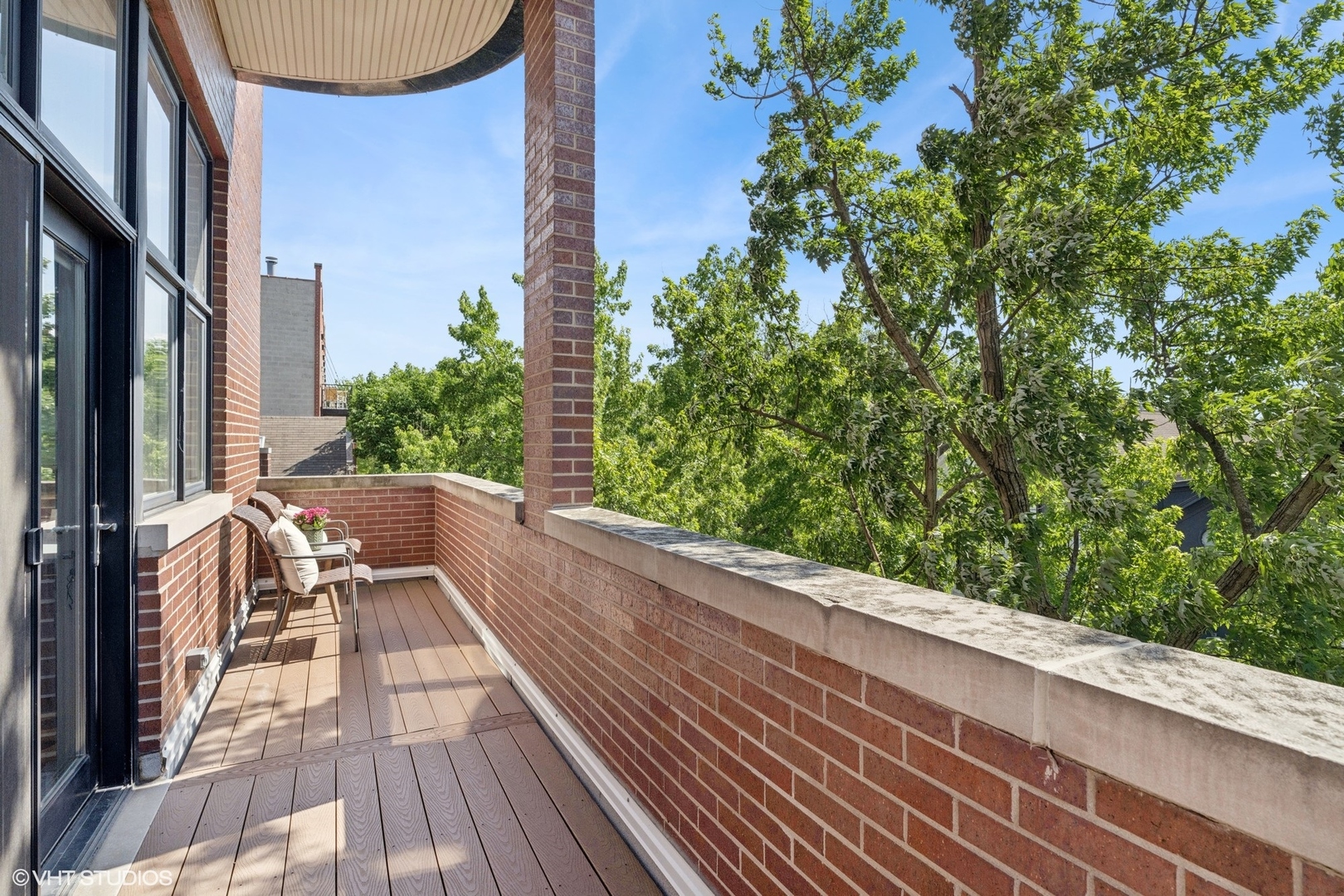 2549 N SOUTHPORT Avenue Unit: 3