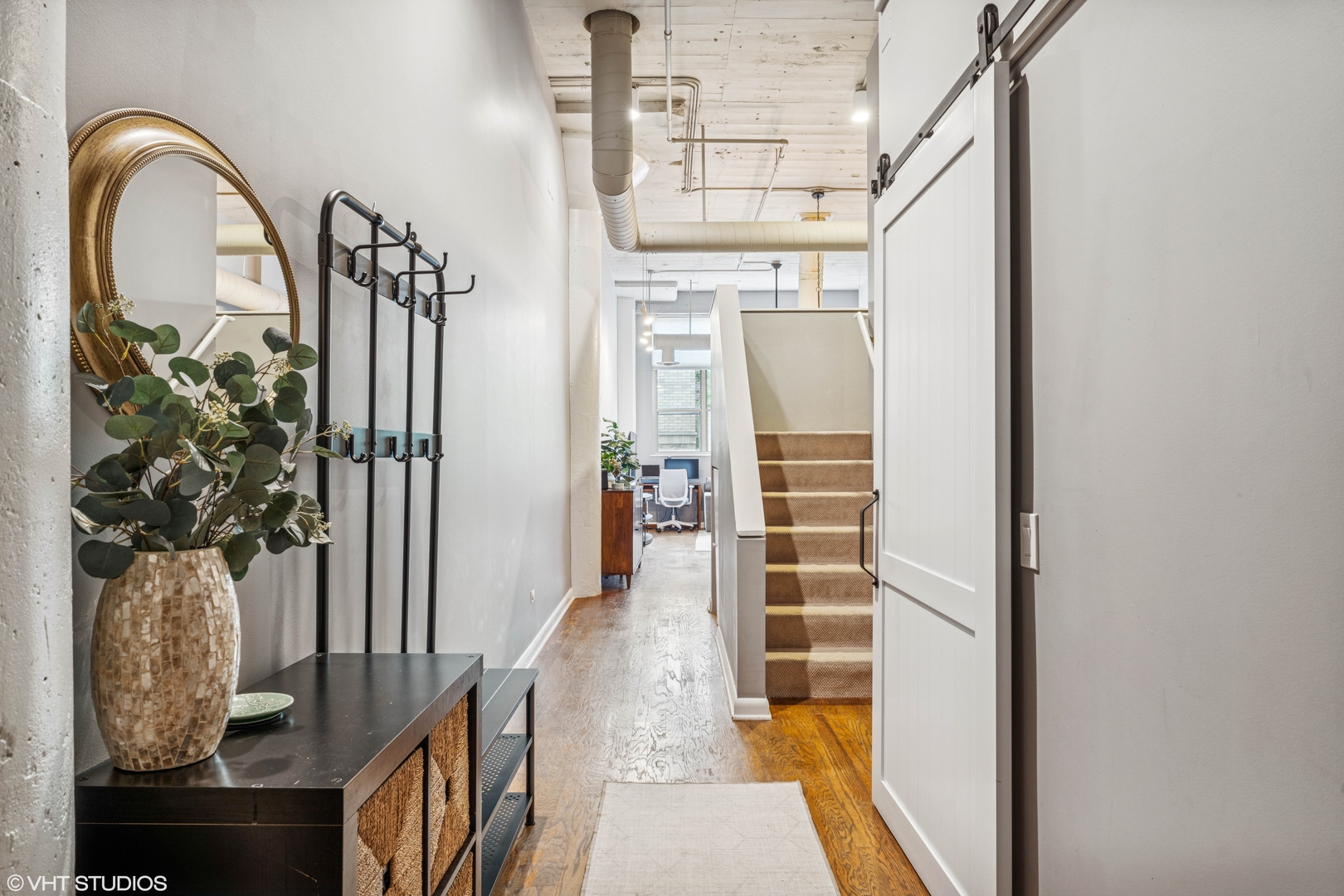 2750 N Wayne Avenue Unit: L