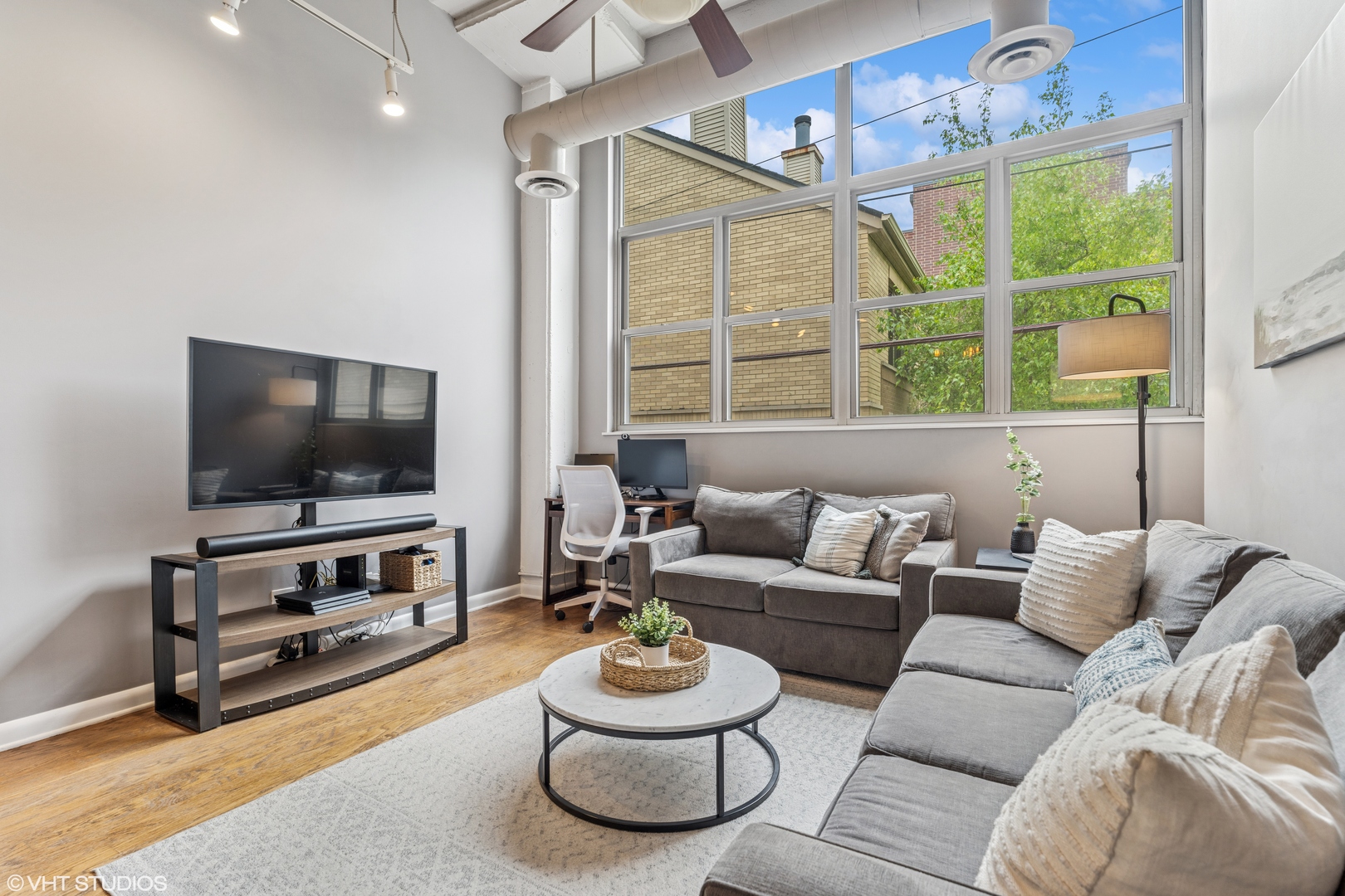 2750 N Wayne Avenue Unit: L