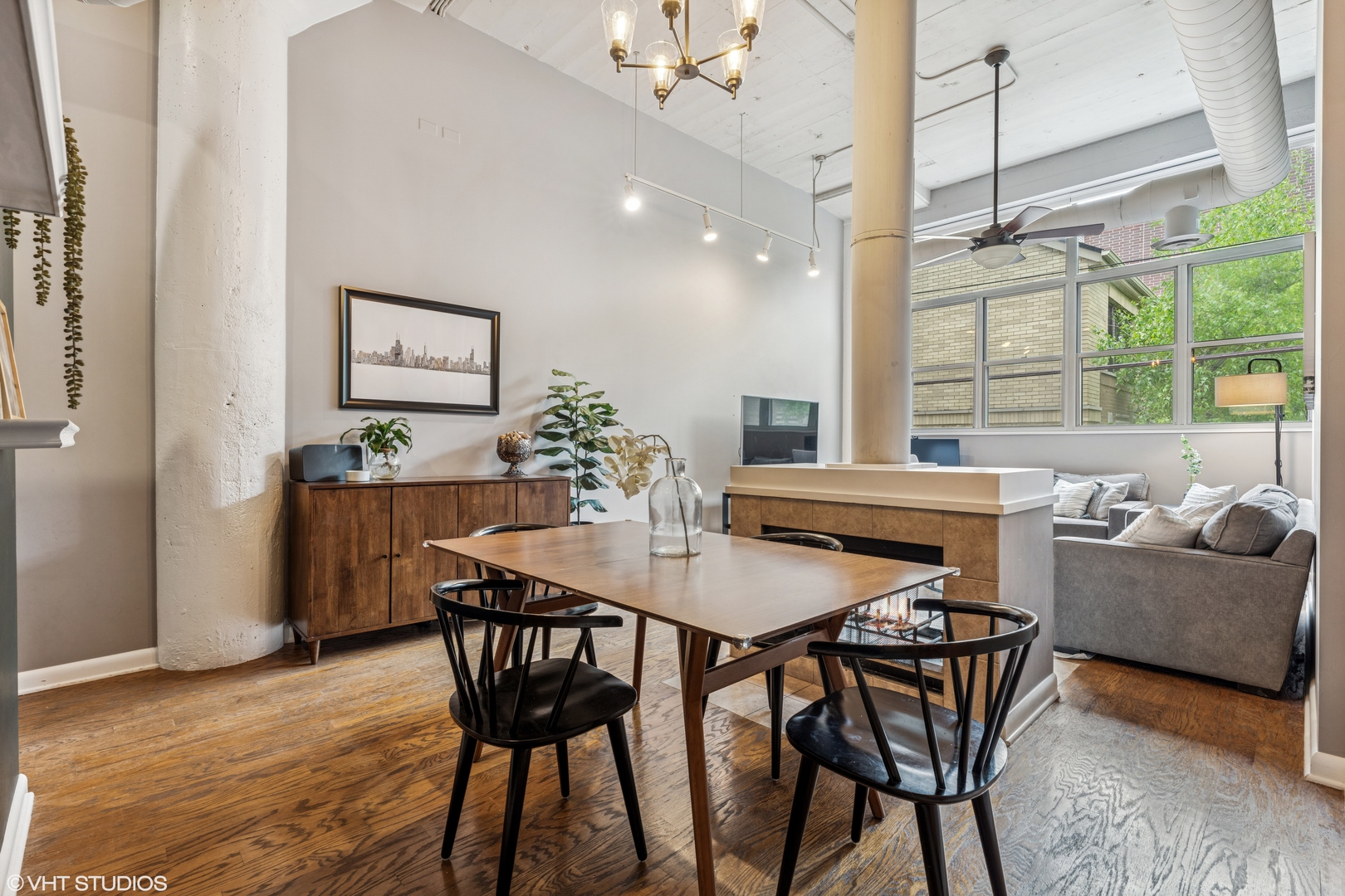 2750 N Wayne Avenue Unit: L