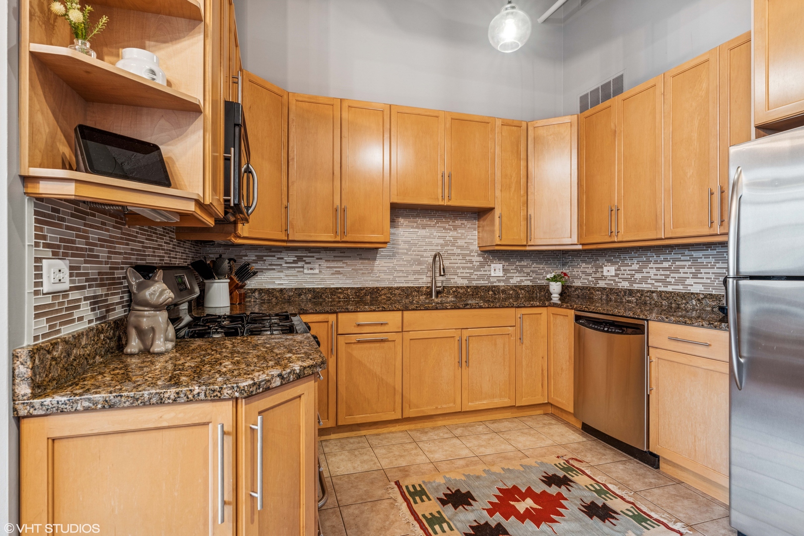 2750 N Wayne Avenue Unit: L