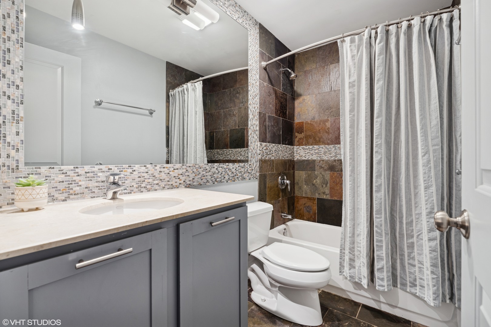 3419 N Wolcott Avenue Unit: 1