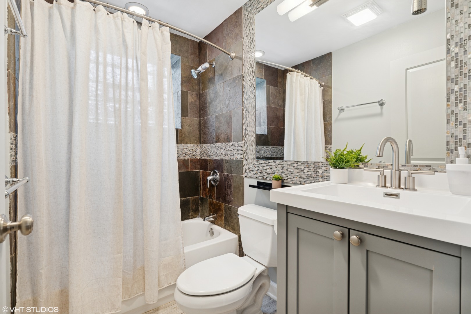 3419 N Wolcott Avenue Unit: 1