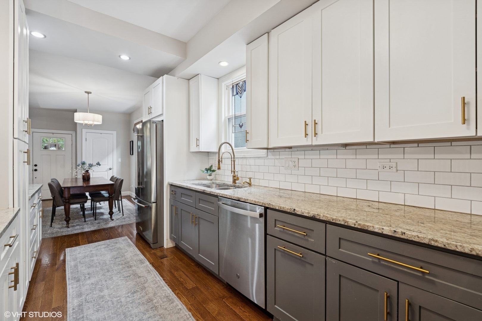 2220 W Foster Avenue