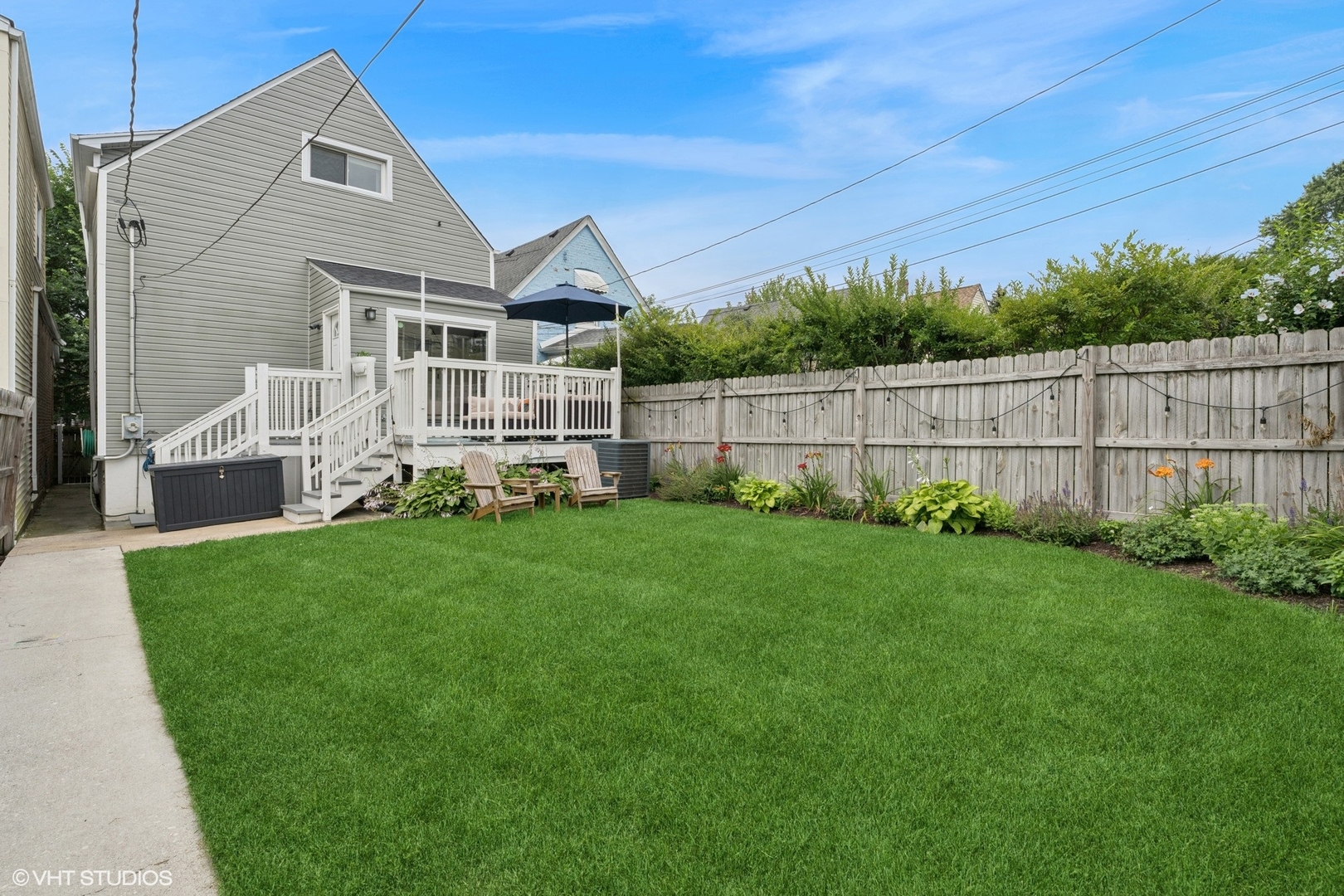 2220 W Foster Avenue