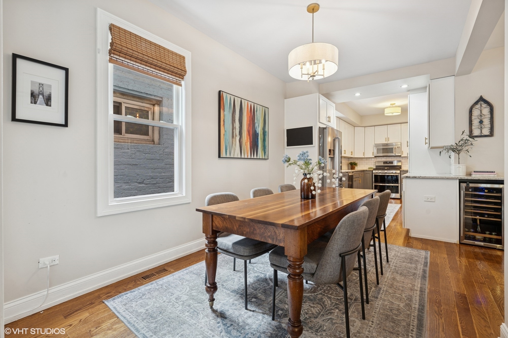 2220 W Foster Avenue