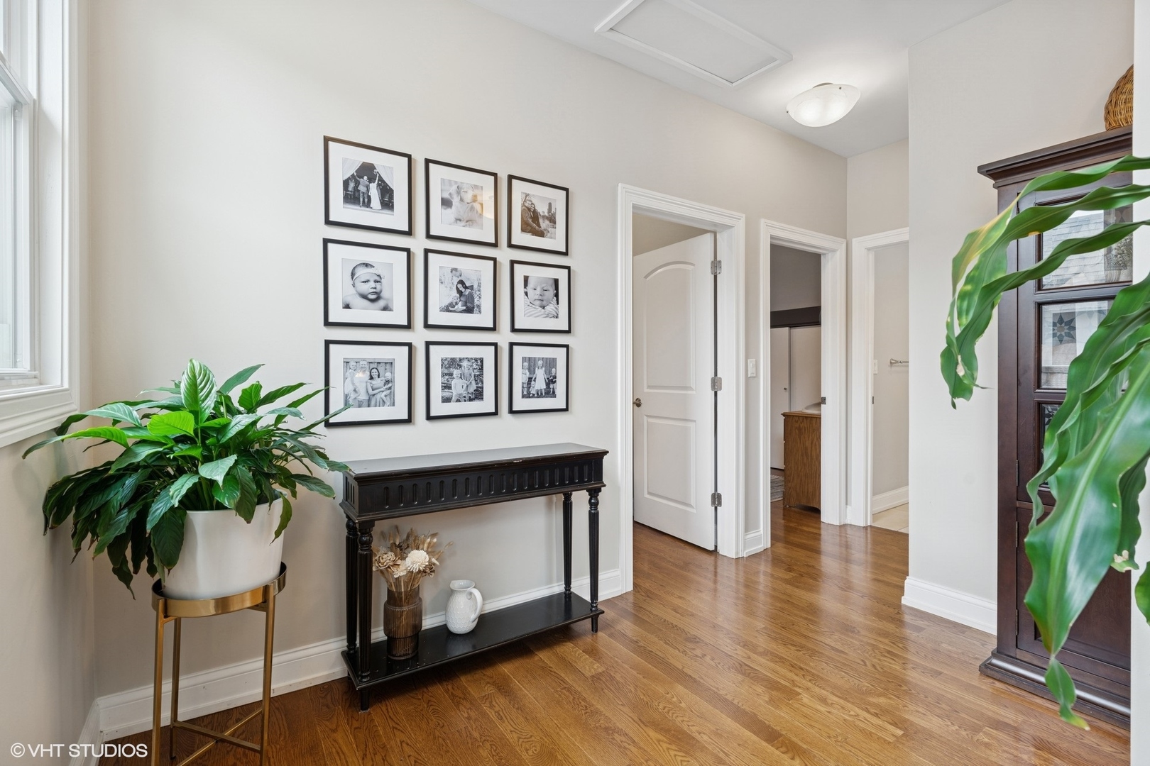 2220 W Foster Avenue