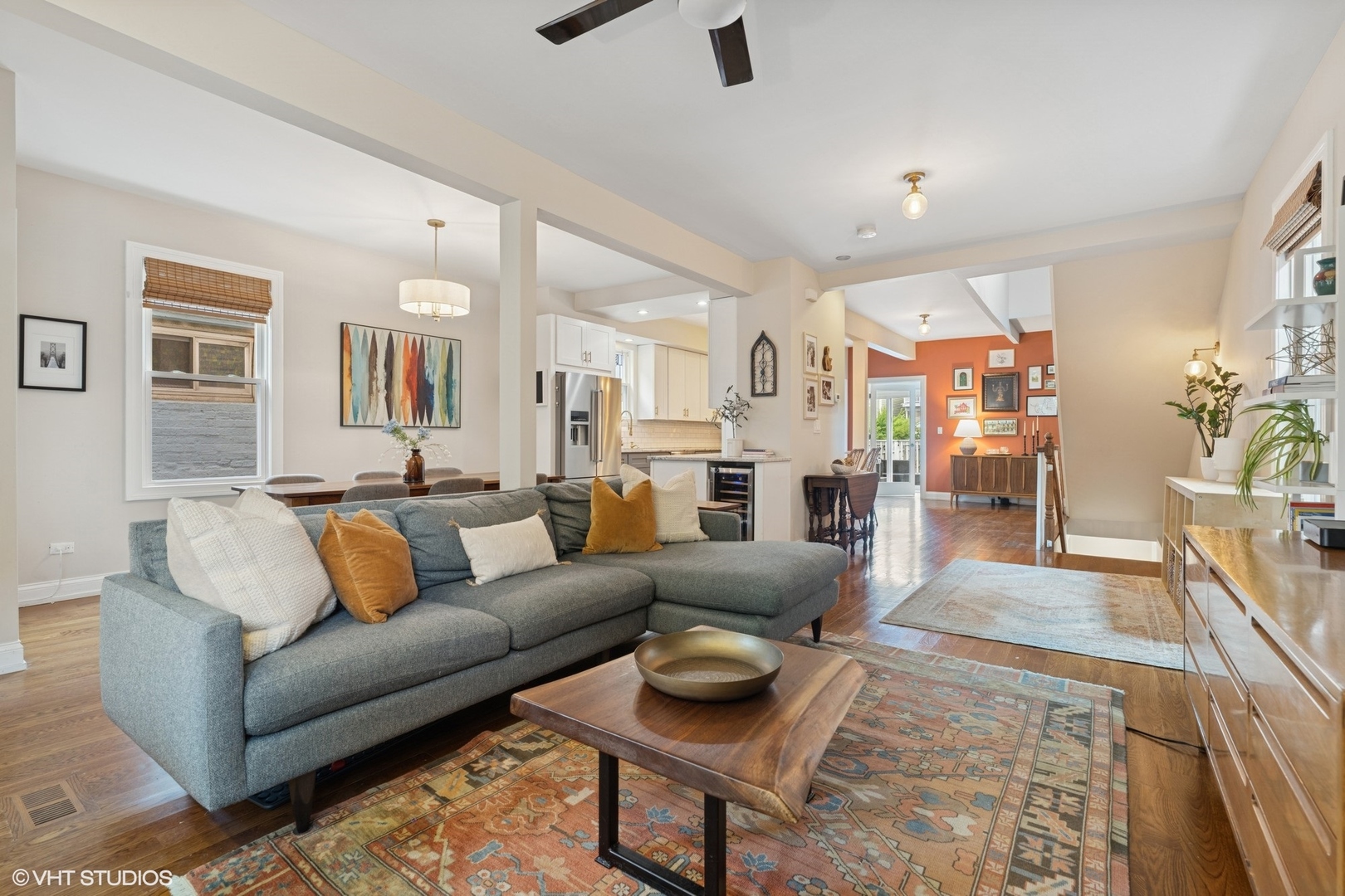 2220 W Foster Avenue