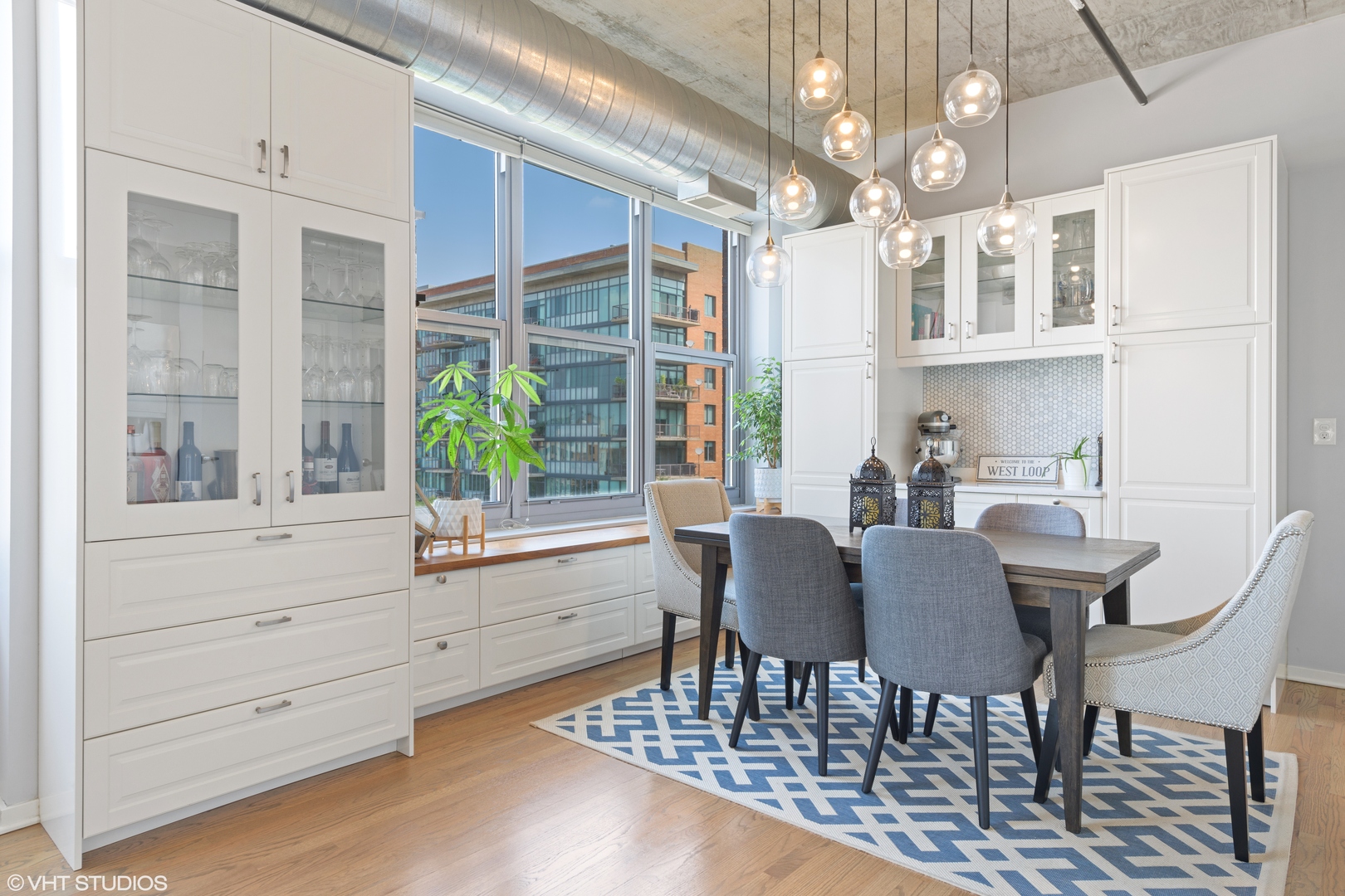 933 W VAN BUREN Street Unit: 527