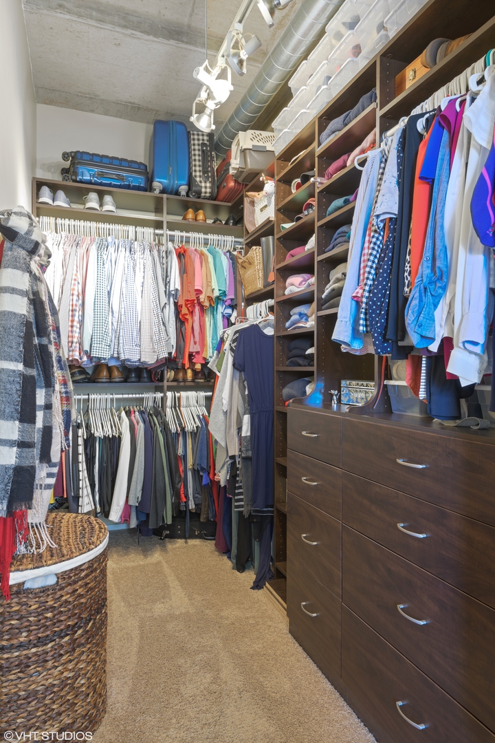 933 W VAN BUREN Street Unit: 527