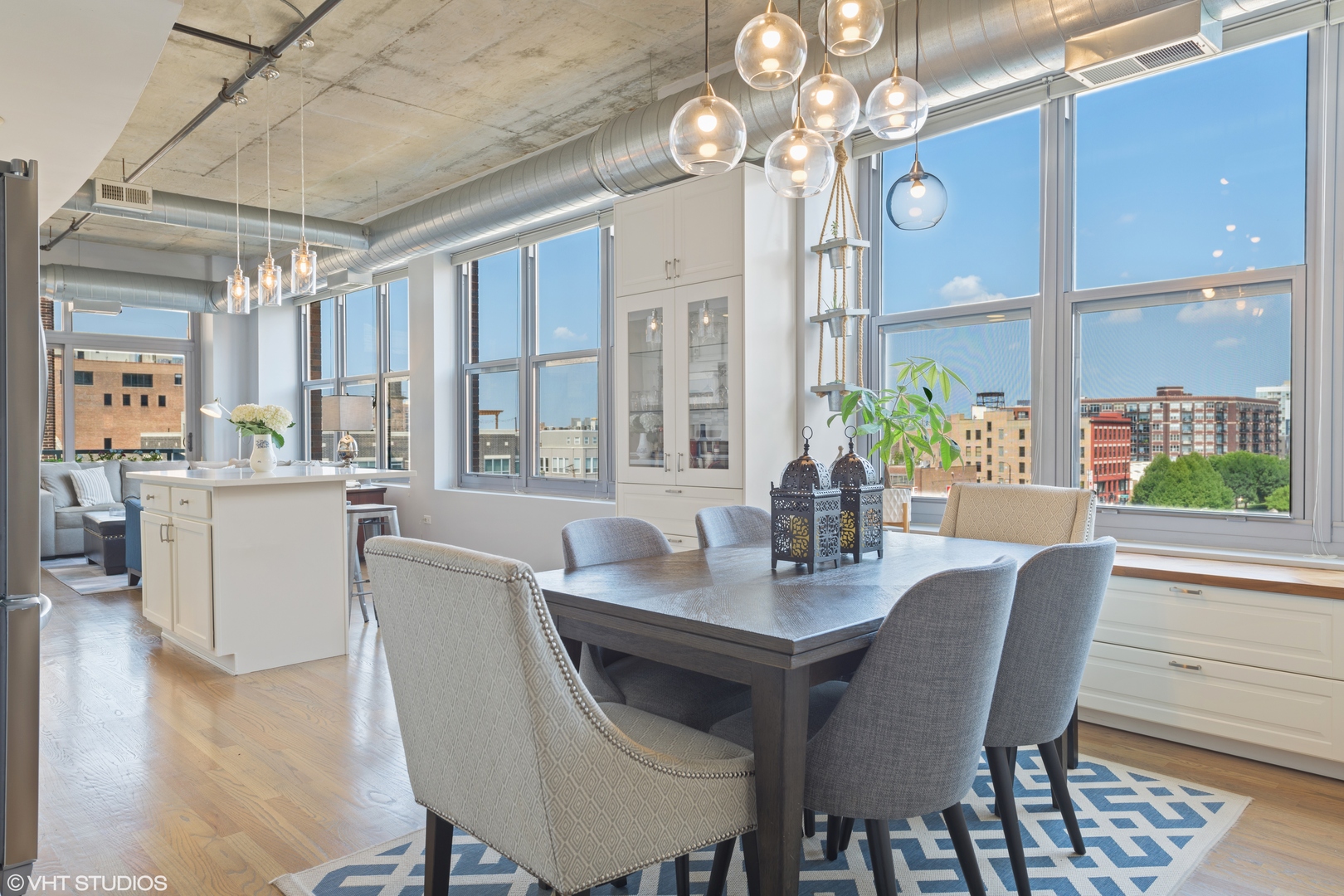 933 W VAN BUREN Street Unit: 527