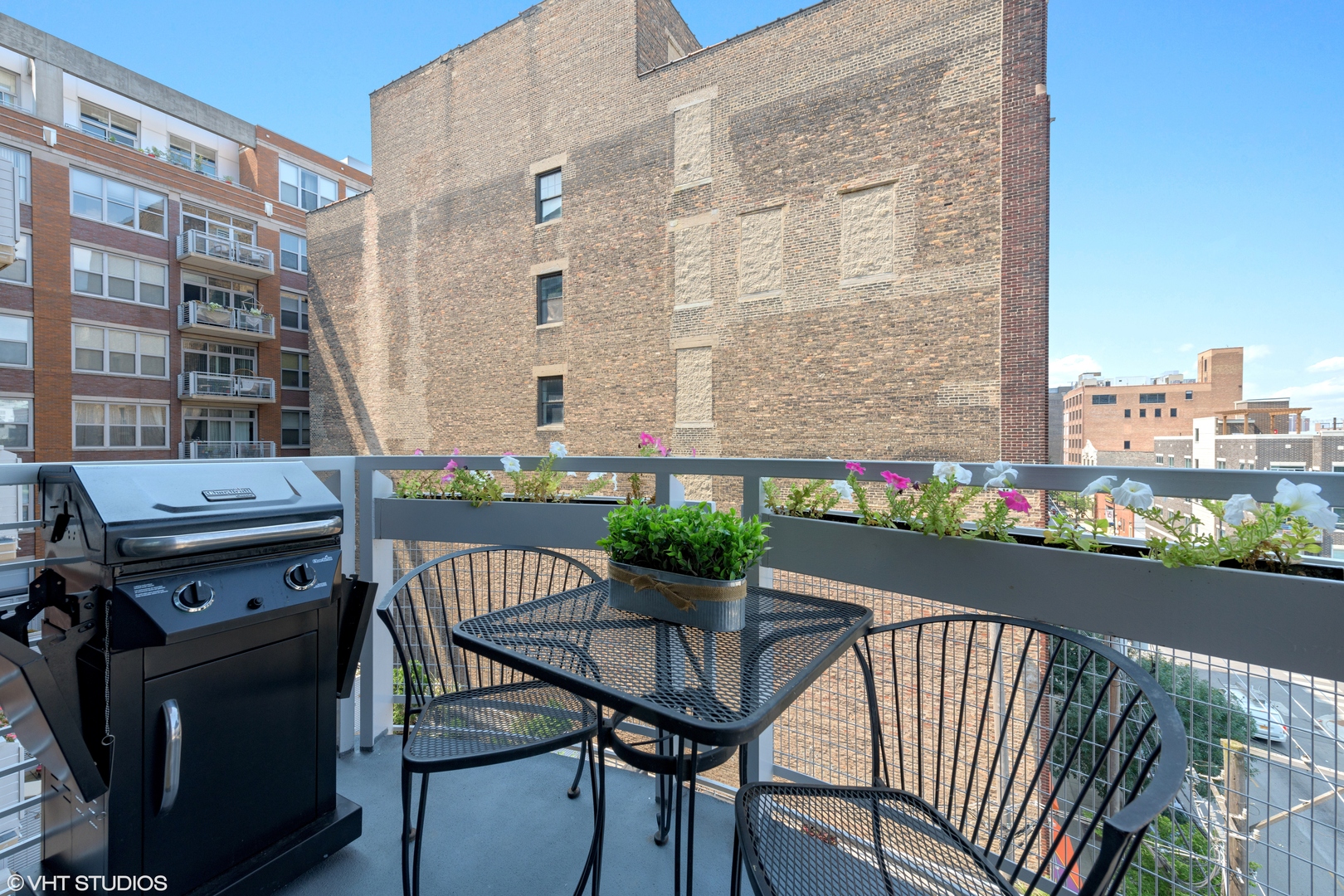 933 W VAN BUREN Street Unit: 527