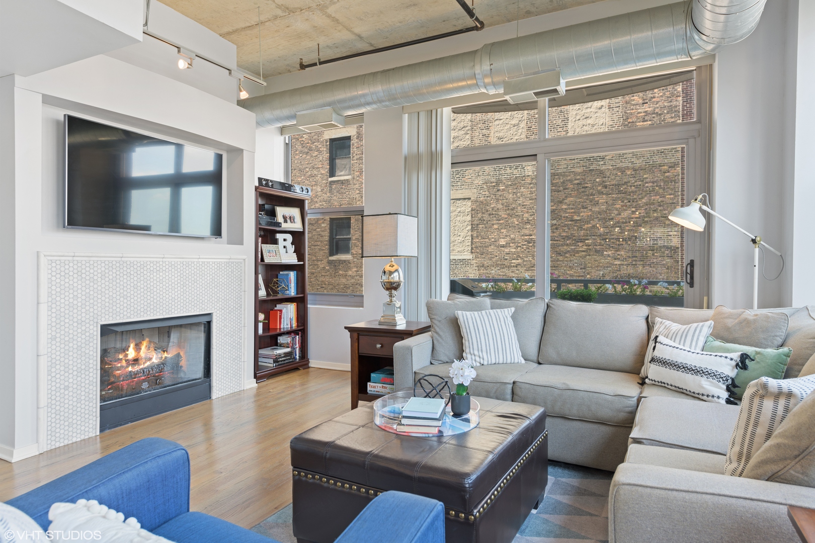 933 W VAN BUREN Street Unit: 527