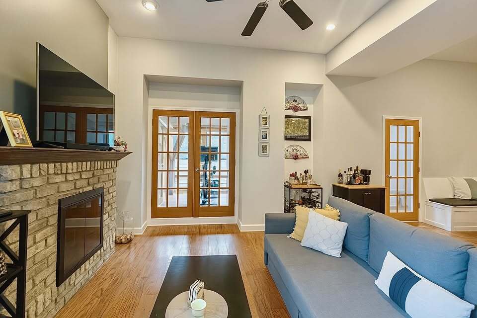 549 W Belden Avenue Unit: 1RE