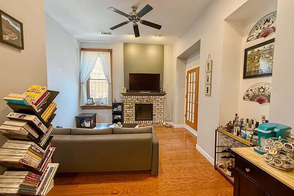 549 W Belden Avenue Unit: 1RE