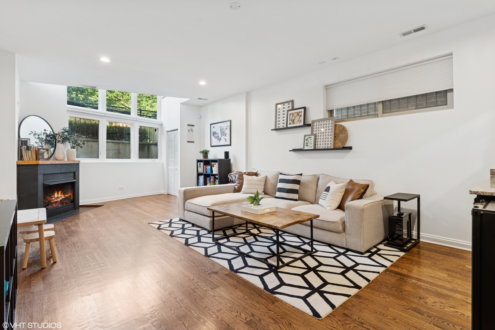 1655 N Campbell Avenue Unit: 1