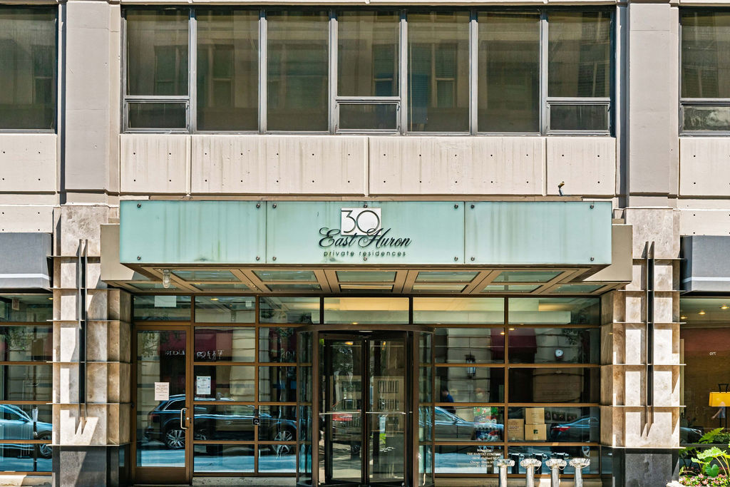 30 E Huron Street Unit: 2508