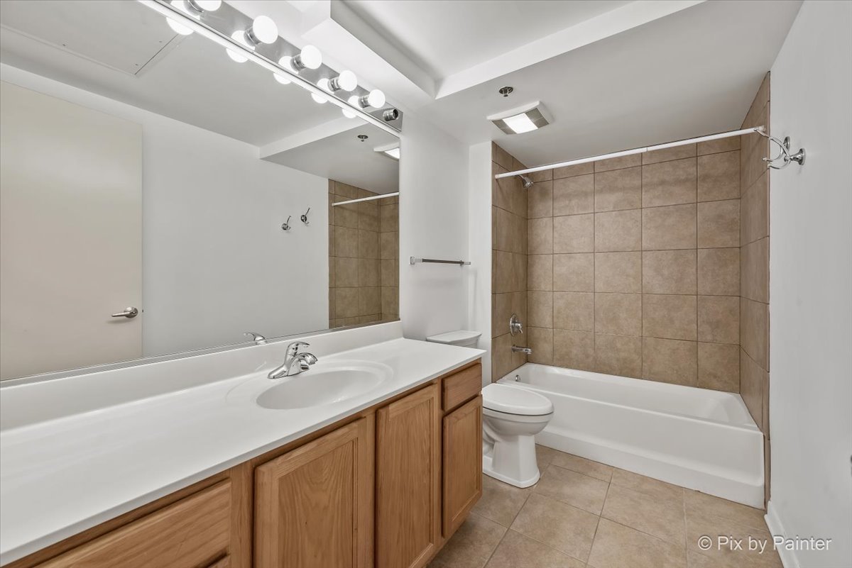 1550 S Blue Island Avenue Unit: 706