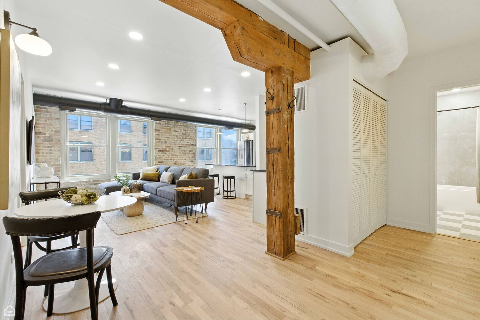 515 N Noble Street Unit: 308