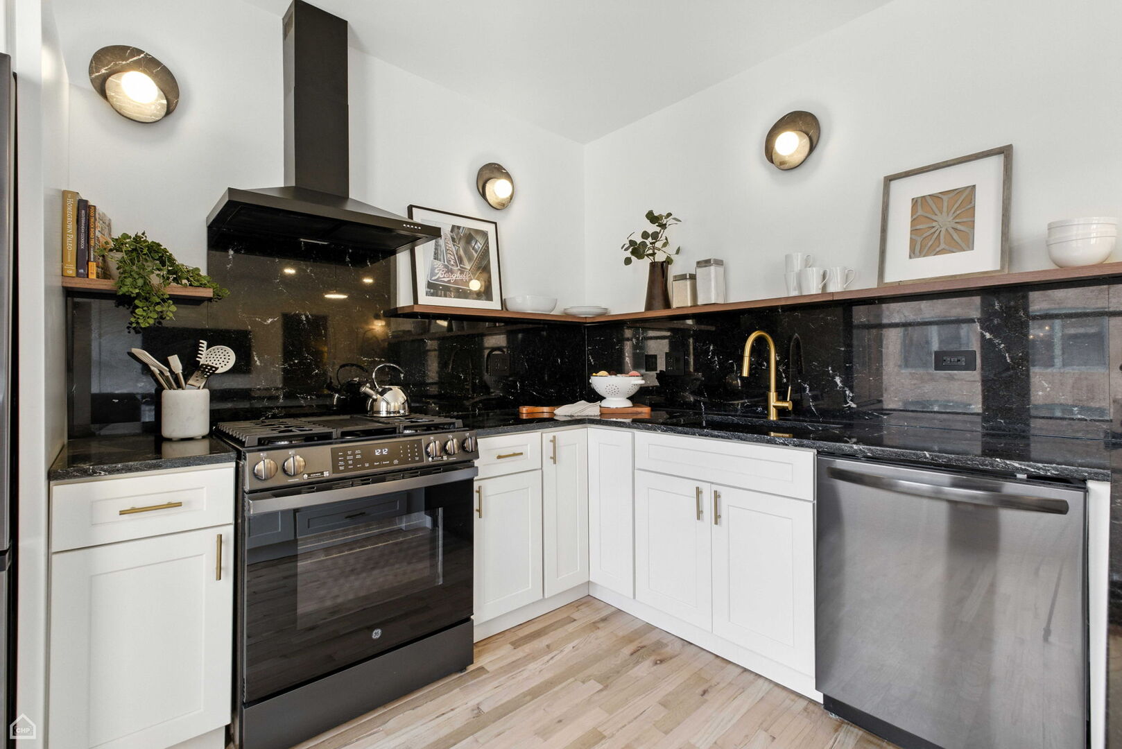 515 N Noble Street Unit: 308