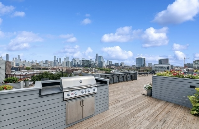 515 N Noble Street Unit: 308