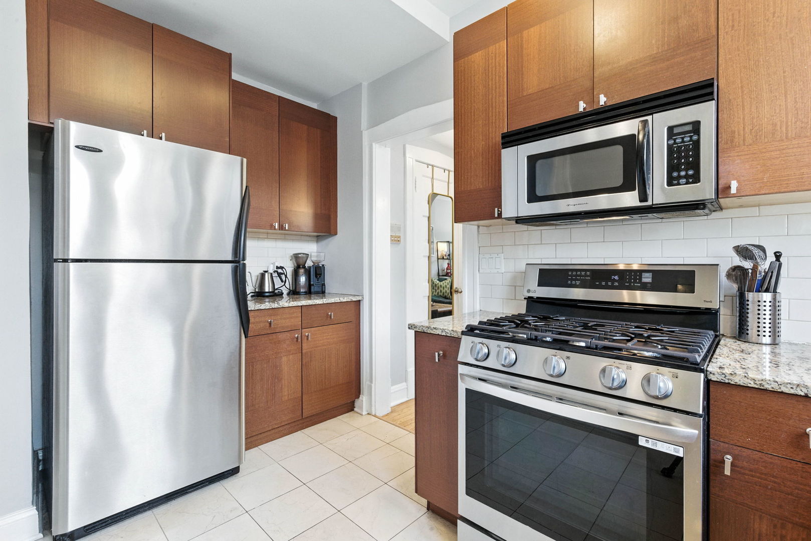 1716 W Leland Avenue Unit: 2F