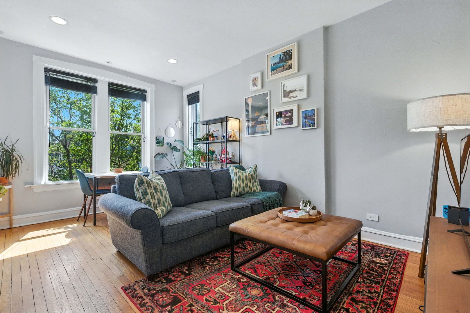 1716 W Leland Avenue Unit: 2F