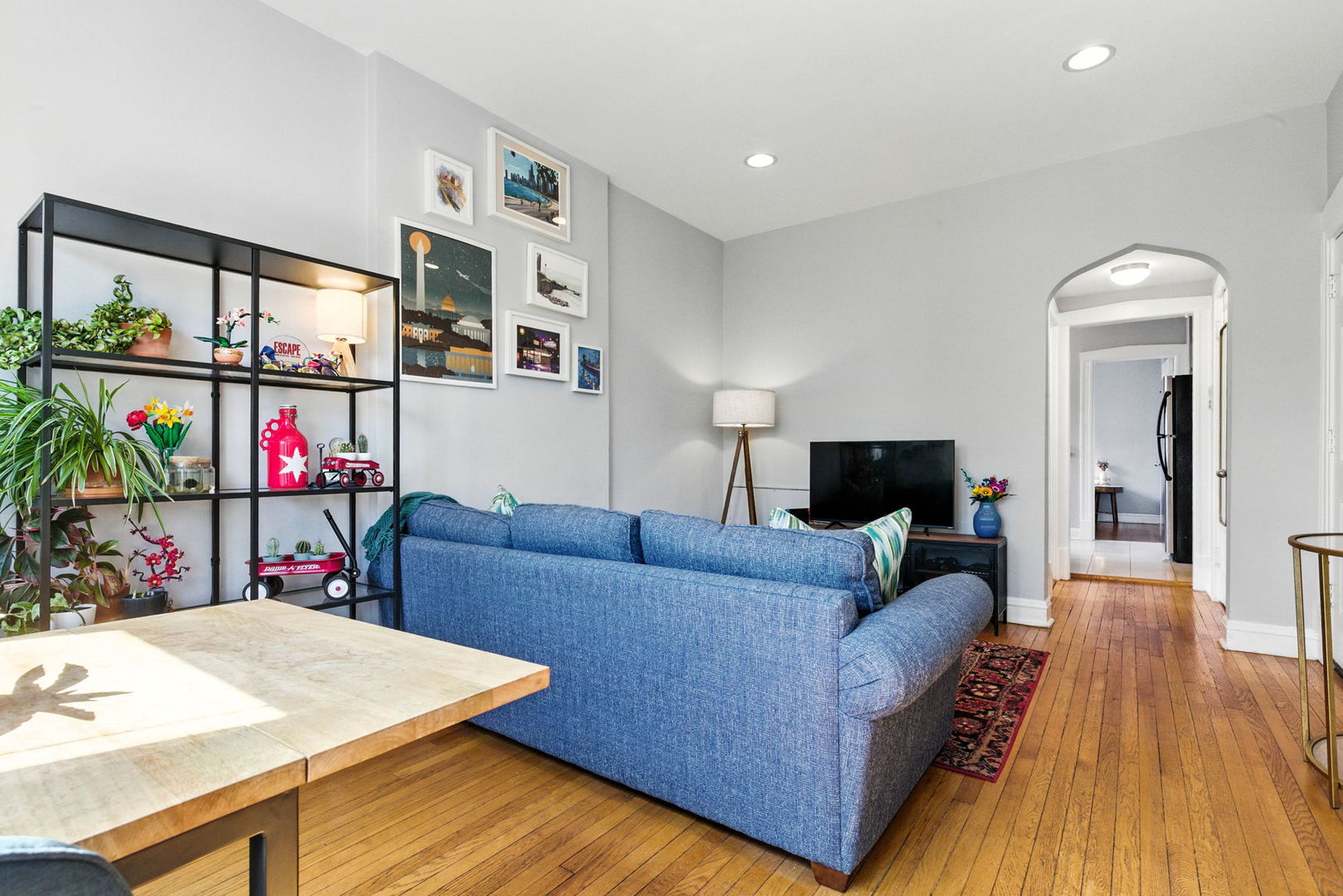 1716 W Leland Avenue Unit: 2F