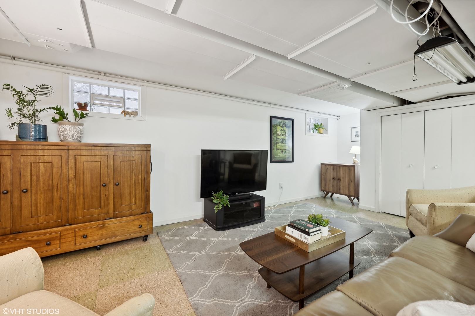 5111 W Argyle Street