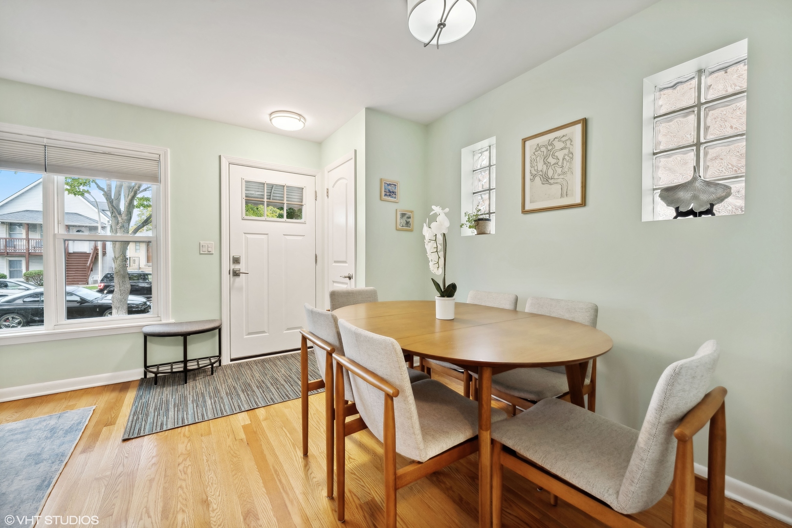 5111 W Argyle Street