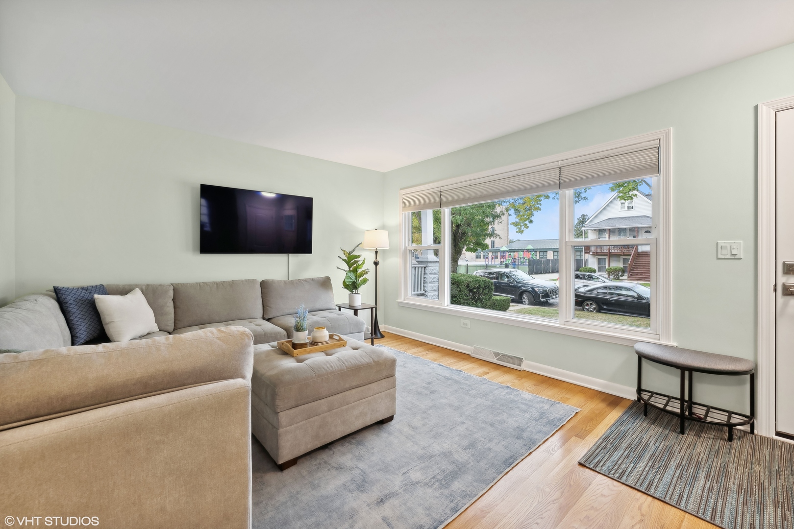 5111 W Argyle Street