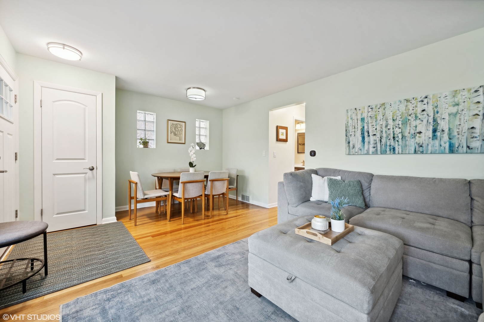 5111 W Argyle Street