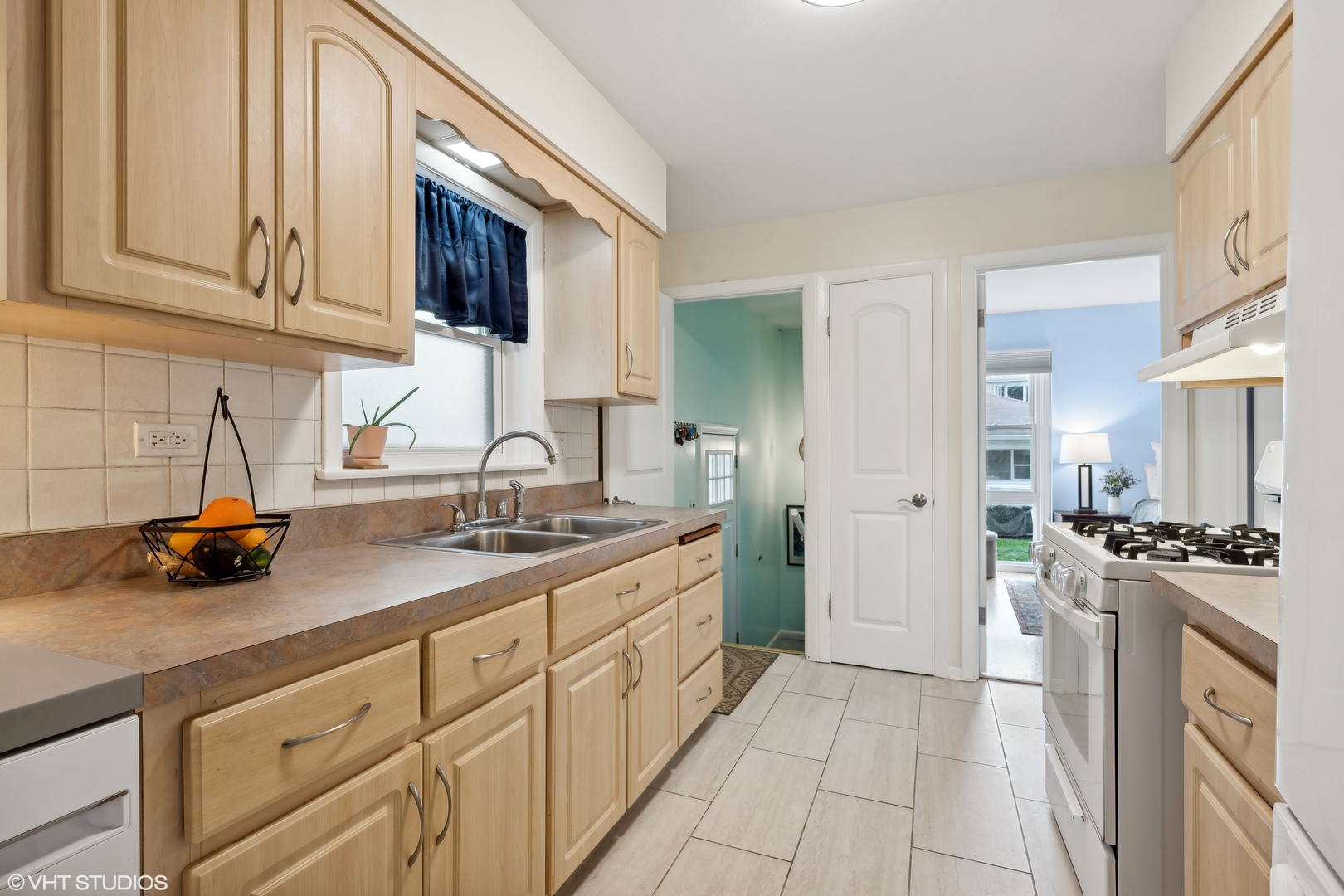 5111 W Argyle Street