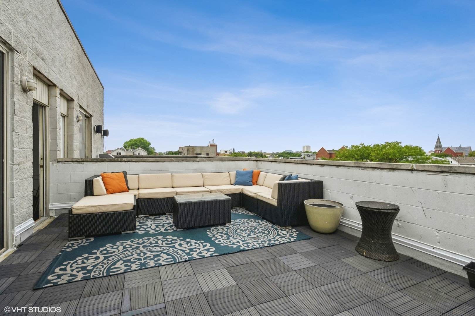 1622 W ONTARIO Street Unit: 2E